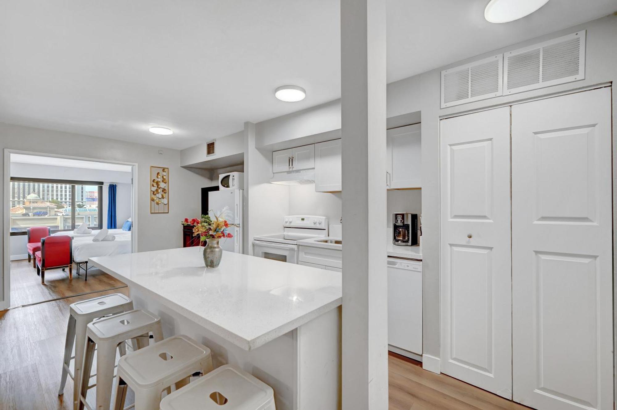 Together In Style - 1 Bedroom With View 656 Apartment *